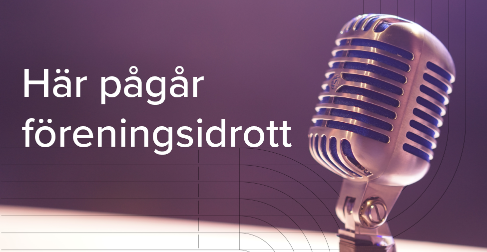 En mikrofon i fokus med RF-SISU Örebro läns grafiska profil i bakgrunden.